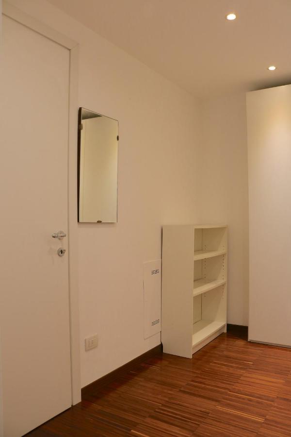 شقة Cozy & Large Loft Famagosta ميلان المظهر الخارجي الصورة